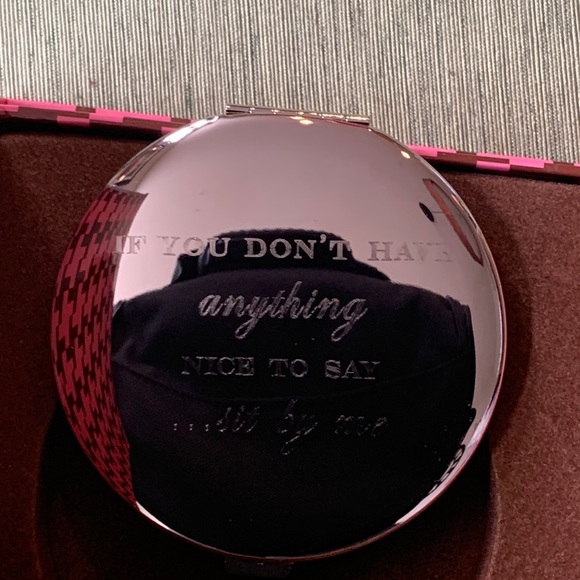 Silver mirror compact for purse - Picture 2 of 4